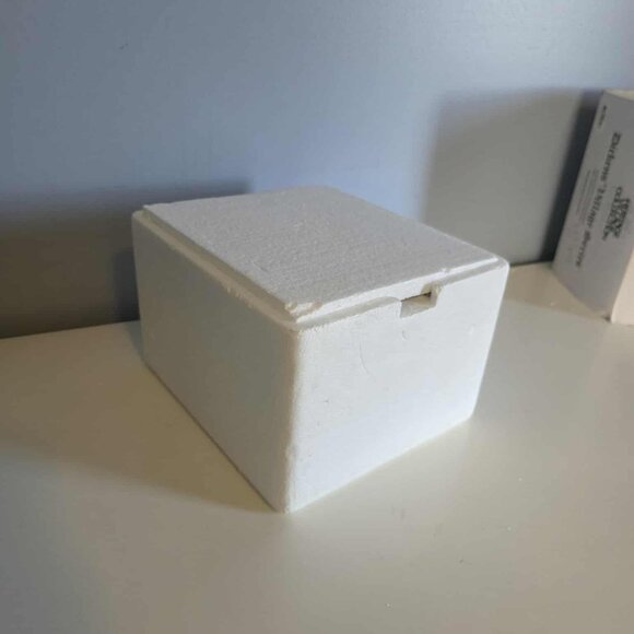 EUC Dept 56 Dickens Village Series "Leacock Poulterer" Vintage 1997 - Picture 9 of 11